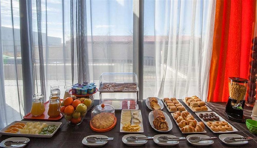Hotel H2 Ávila Restoran gambar