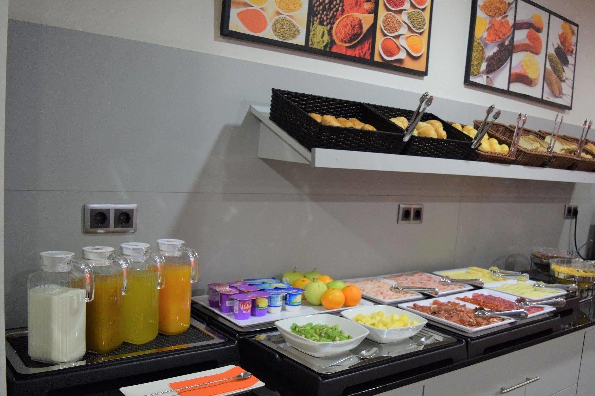 Hotel H2 Ávila Luaran gambar